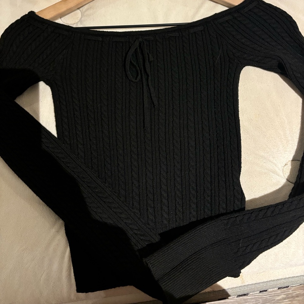 hollister sweater